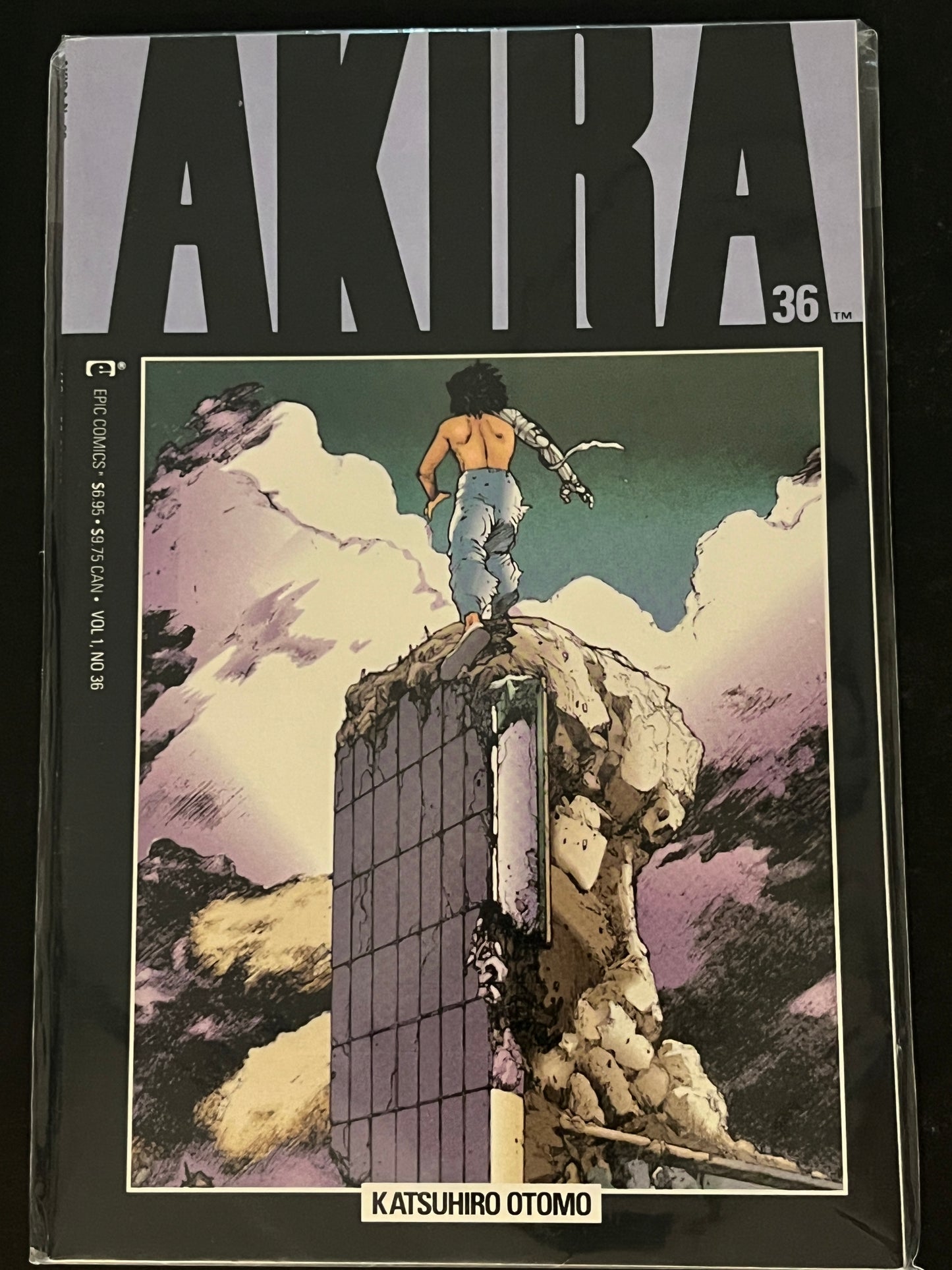 Akira 36 VF+